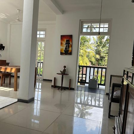 Hostel White House & Sea Food Restaurant Hikkaduwa Exterior foto