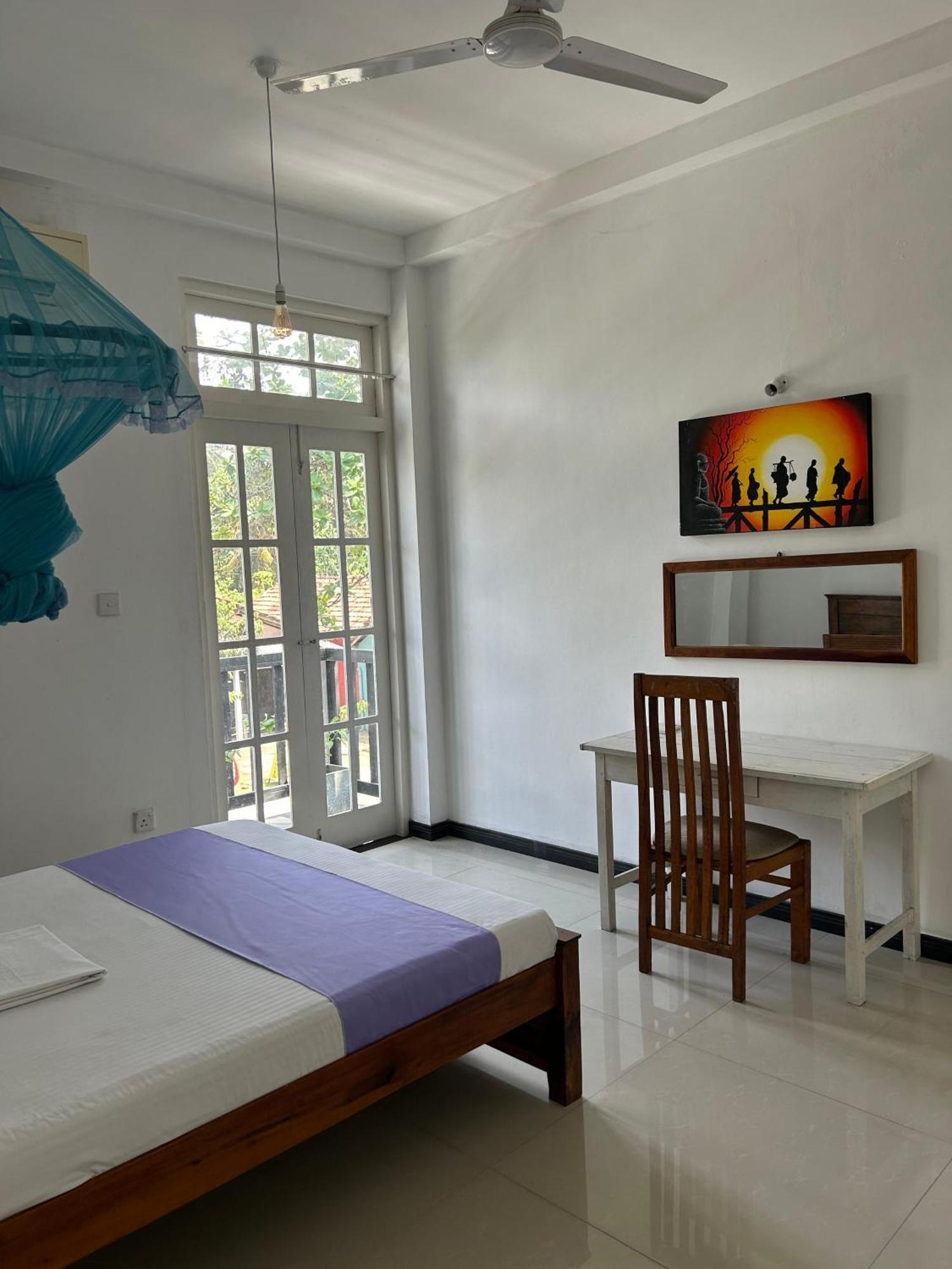 Hostel White House & Sea Food Restaurant Hikkaduwa Exterior foto