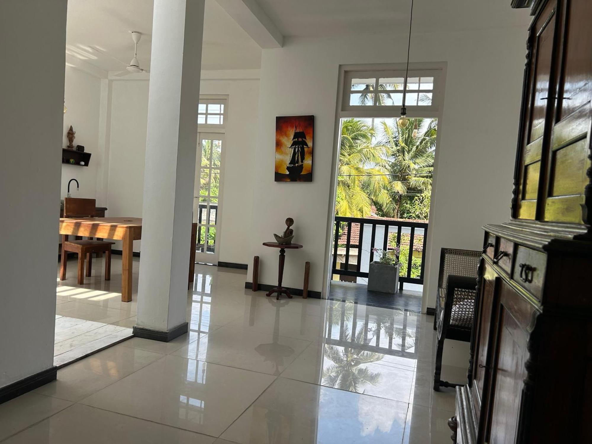 Hostel White House & Sea Food Restaurant Hikkaduwa Exterior foto