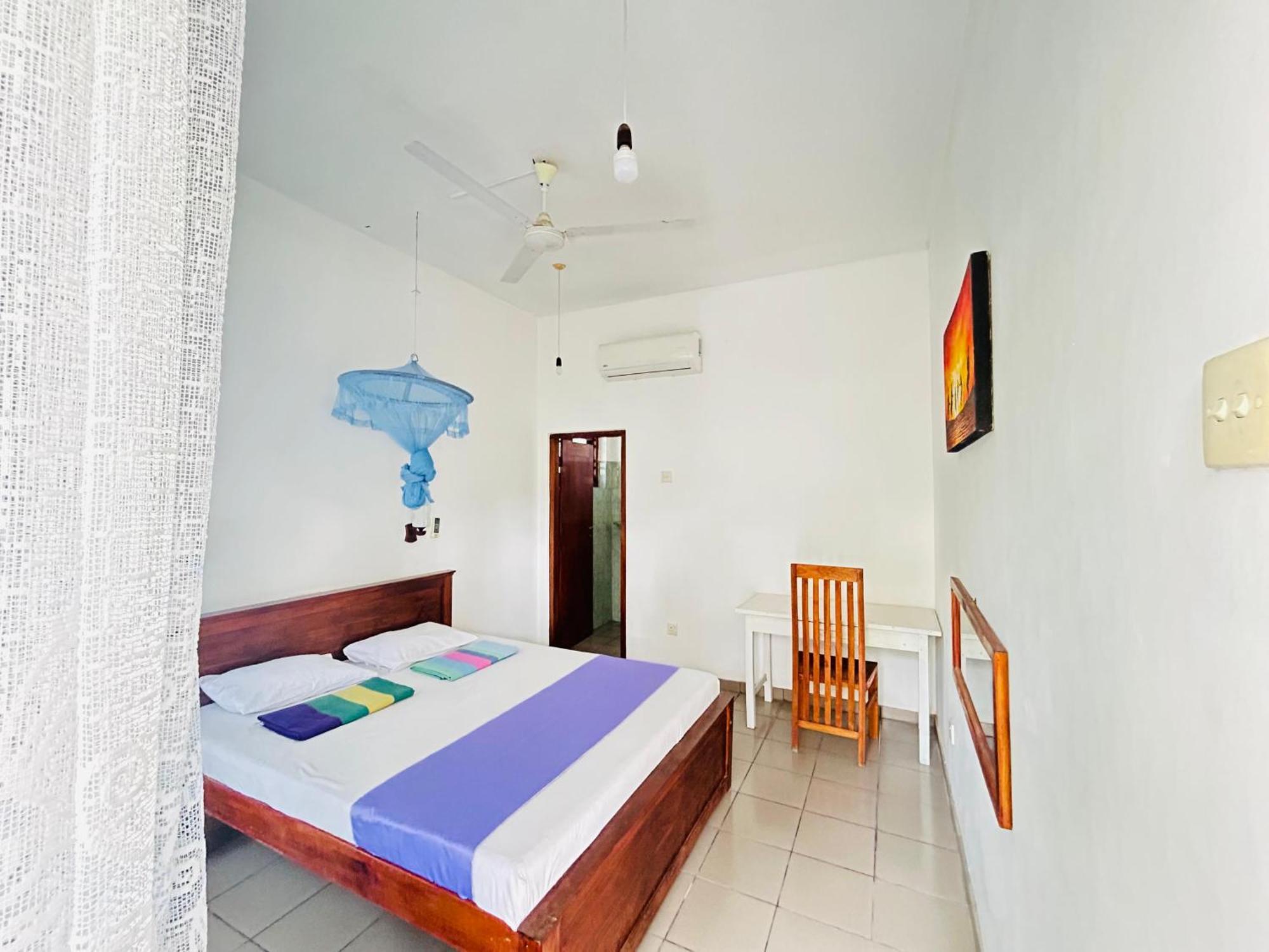 Hostel White House & Sea Food Restaurant Hikkaduwa Exterior foto